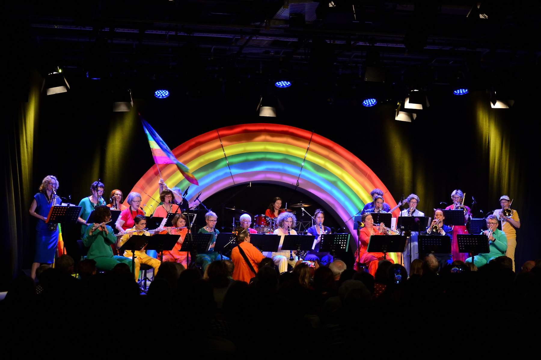 Groove Sitsaz unterm Regenbogen